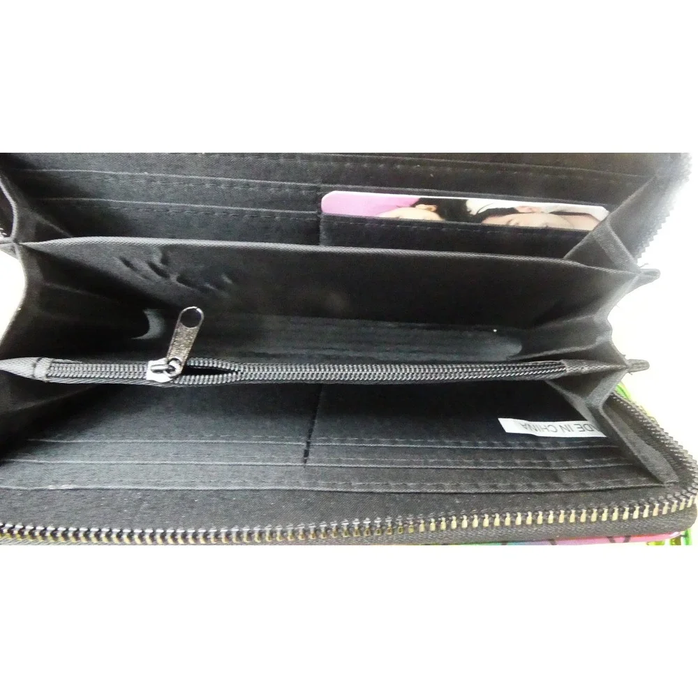 Sasha New York Wristlet Wallet Womens OS Rainbow NWT Geometric Holographic Zip